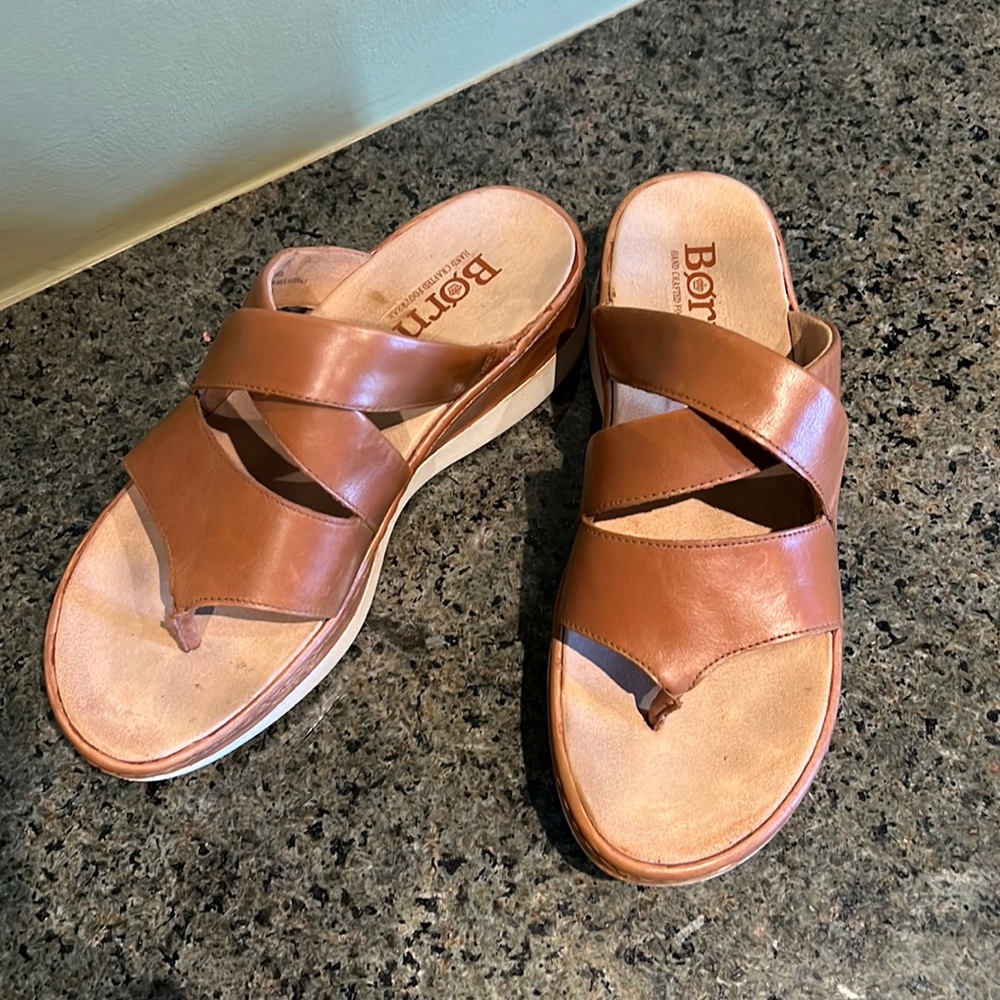 Born leather platform sandals size 11B